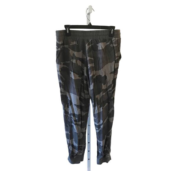 Splendid Gray Camo Print Jogger Pants - Picture 4 of 7